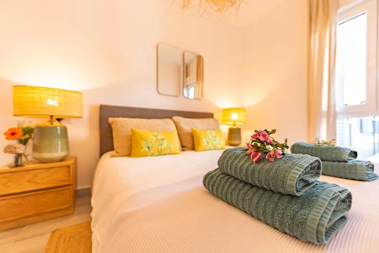 Apartamento Vistas al Estrecho y Piscina - SimplyTarifa